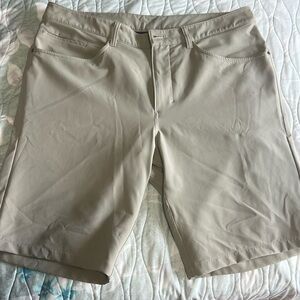 Men’s size 32 ABC slim Lulu Khaki 9 inch Shorts